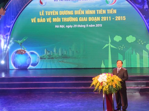 ຍ້ອງຍໍຊົມເຊີຍ70ໝູ່ຄະນະ,ສ່ວນບຸກຄົນເປັນແບບຢ່າງທີ່ກ້າວໜ້າກ່ຽວກັບການປົກປັກຮັກສາສິ່ງແວດລ້ອມ